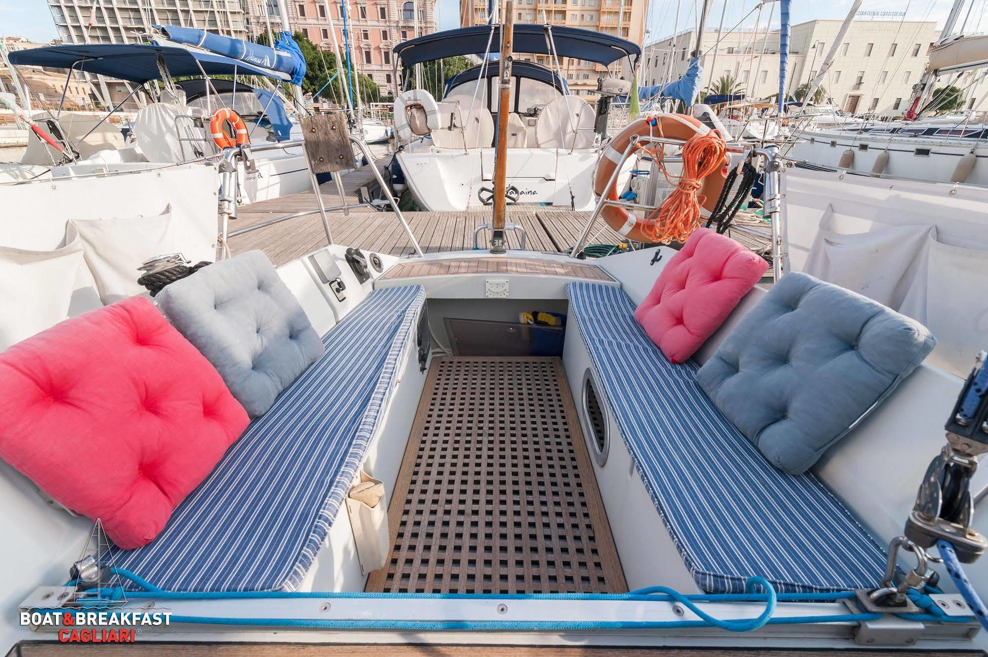 Botel Boat & Breakfast *