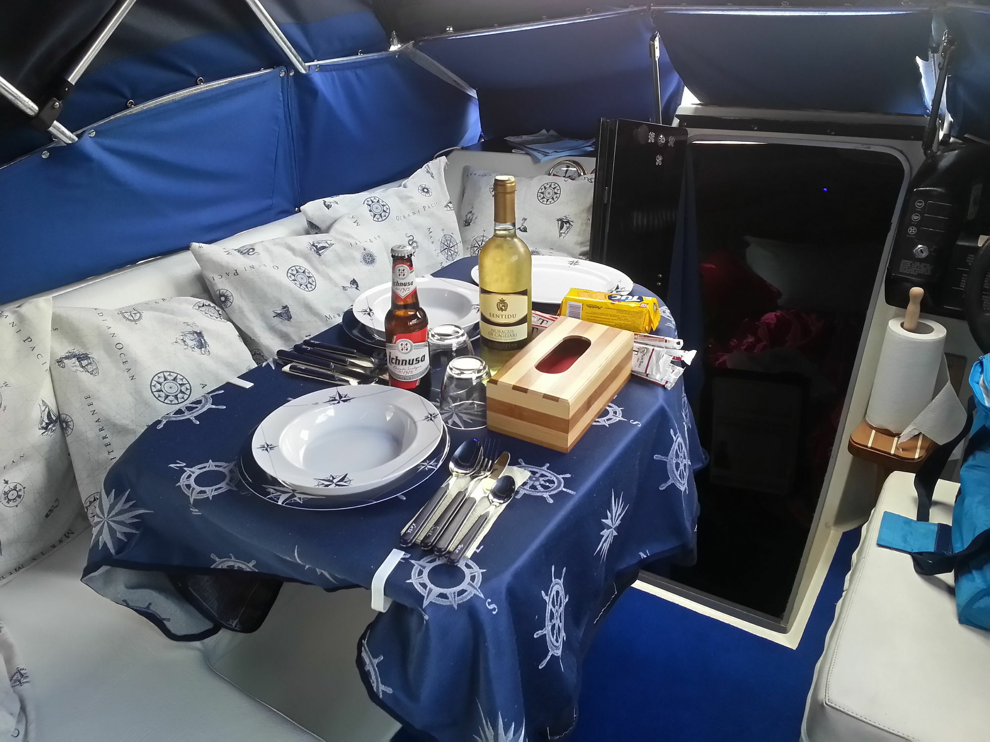 Botel Boat & Breakfast *