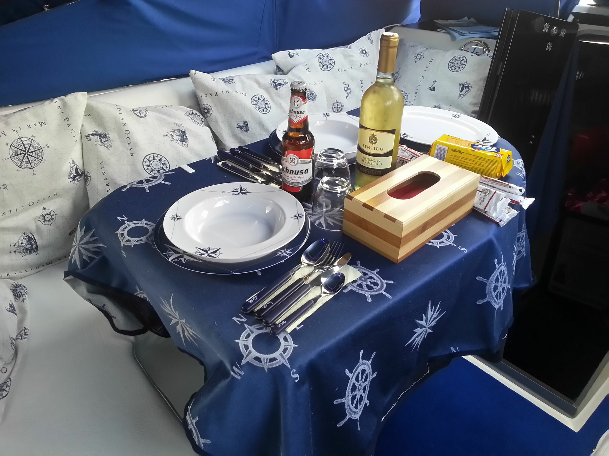 Boat & Breakfast *